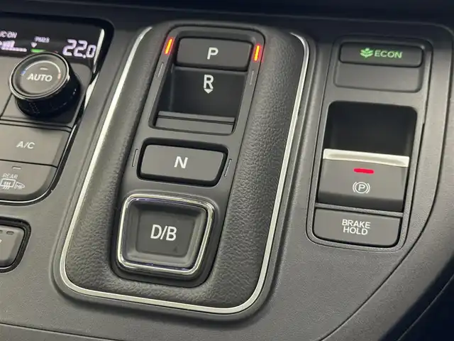 ホンダ ステップワゴン eHEV エアー EX 滋賀県 2025(令7)年 0.1千km プラチナホワイトパール 登録済未使用車/11.4インチ純正メモリーナビ/【Bluetooth/CD/DVD/USB/フルセグ】/バックカメラ/シートヒーター/2列目オットマン/両側パワースライドドア/パワーリアゲート/前後ソナー/ホンダセンシング/追従クルーズコントロール/BSM/電子パーキングブレーキ/オートホールド/LEDヘッドライト/オートハイビーム/MTモード付AT/純正16AW/WAC