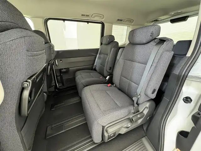 ホンダ ステップワゴン eHEV エアー EX 滋賀県 2025(令7)年 0.1千km プラチナホワイトパール 登録済未使用車/11.4インチ純正メモリーナビ/【Bluetooth/CD/DVD/USB/フルセグ】/バックカメラ/シートヒーター/2列目オットマン/両側パワースライドドア/パワーリアゲート/前後ソナー/ホンダセンシング/追従クルーズコントロール/BSM/電子パーキングブレーキ/オートホールド/LEDヘッドライト/オートハイビーム/MTモード付AT/純正16AW/WAC