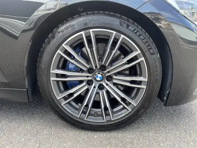 ＢＭＷ ３３０ｉ Mスポーツ 香川県 2019(平31)年 4.4万km サファイアブラックP ワンオーナー/純正ナビ/360度モニター/前後コーナーセンサー/アダクティブクルーズコントロール/レーンキープアシスト/ブラインドスポットモニター/ETC/茶革シート/前席シートヒーター/パワーシート/ハーマンカートン/パワーバックドア/ヘッドアップディスプレイ/置くだけ充電/前後純正ドライブレコーダー/純正18インチAW