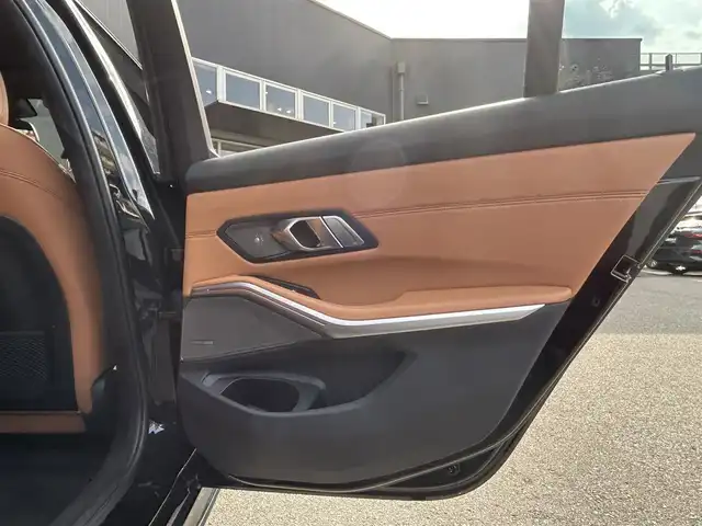 ＢＭＷ ３３０ｉ Mスポーツ 香川県 2019(平31)年 4.4万km サファイアブラックP ワンオーナー/純正ナビ/360度モニター/前後コーナーセンサー/アダクティブクルーズコントロール/レーンキープアシスト/ブラインドスポットモニター/ETC/茶革シート/前席シートヒーター/パワーシート/ハーマンカートン/パワーバックドア/ヘッドアップディスプレイ/置くだけ充電/前後純正ドライブレコーダー/純正18インチAW