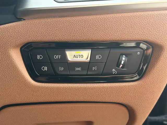 ＢＭＷ ３３０ｉ Mスポーツ 香川県 2019(平31)年 4.4万km サファイアブラックP ワンオーナー/純正ナビ/360度モニター/前後コーナーセンサー/アダクティブクルーズコントロール/レーンキープアシスト/ブラインドスポットモニター/ETC/茶革シート/前席シートヒーター/パワーシート/ハーマンカートン/パワーバックドア/ヘッドアップディスプレイ/置くだけ充電/前後純正ドライブレコーダー/純正18インチAW