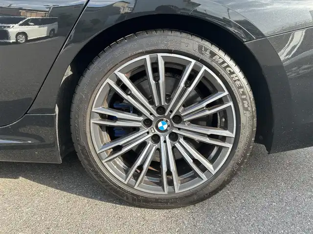 ＢＭＷ ３３０ｉ Mスポーツ 香川県 2019(平31)年 4.4万km サファイアブラックP ワンオーナー/純正ナビ/360度モニター/前後コーナーセンサー/アダクティブクルーズコントロール/レーンキープアシスト/ブラインドスポットモニター/ETC/茶革シート/前席シートヒーター/パワーシート/ハーマンカートン/パワーバックドア/ヘッドアップディスプレイ/置くだけ充電/前後純正ドライブレコーダー/純正18インチAW