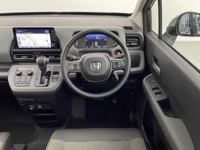 ホンダ フリード ハイブリット e:HEV クロスター 愛知県 2025(令7)年 0.1千km メテオロイドグレーメタリック /R7年10月登録済未使用車//純正HondaCONNECTナビ(LXM-242ZFNI)//フルセグTV・AMFM・Bluetooth・USB//AppleCarPlay・AndroidAuto//バックカメラ//HondaSENSING//前後パーキングセンサー//ブラインドスポットインフォメーション//オートハイビーム//フルLEDヘッドライト//オートライト//フロントフォグランプ//ルーフレール//両側パワースライドドア//後席サンシェード//プライムスムースコンビシート//2列目キャプテンシート//純正15インチアルミホイール//電子パーキングブレーキ//ブレーキホールド//革巻きステアリング//ステアリングスイッチ//プッシュスタート//電動格納ミラー//新車保証書・取扱説明書//スペアキー