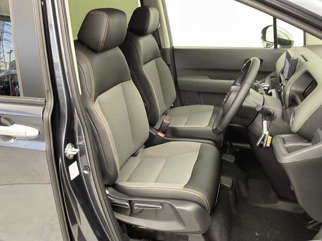 ホンダ フリード ハイブリット e:HEV クロスター 愛知県 2025(令7)年 0.1千km メテオロイドグレーメタリック /R7年10月登録済未使用車//純正HondaCONNECTナビ(LXM-242ZFNI)//フルセグTV・AMFM・Bluetooth・USB//AppleCarPlay・AndroidAuto//バックカメラ//HondaSENSING//前後パーキングセンサー//ブラインドスポットインフォメーション//オートハイビーム//フルLEDヘッドライト//オートライト//フロントフォグランプ//ルーフレール//両側パワースライドドア//後席サンシェード//プライムスムースコンビシート//2列目キャプテンシート//純正15インチアルミホイール//電子パーキングブレーキ//ブレーキホールド//革巻きステアリング//ステアリングスイッチ//プッシュスタート//電動格納ミラー//新車保証書・取扱説明書//スペアキー