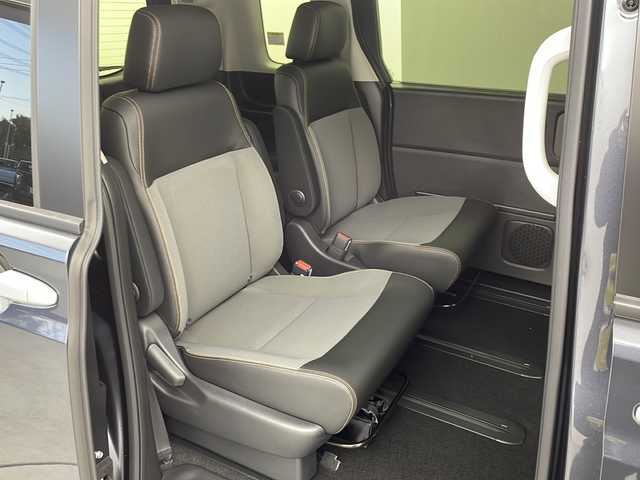 ホンダ フリード ハイブリット e:HEV クロスター 愛知県 2025(令7)年 0.1千km メテオロイドグレーメタリック /R7年10月登録済未使用車//純正HondaCONNECTナビ(LXM-242ZFNI)//フルセグTV・AMFM・Bluetooth・USB//AppleCarPlay・AndroidAuto//バックカメラ//HondaSENSING//前後パーキングセンサー//ブラインドスポットインフォメーション//オートハイビーム//フルLEDヘッドライト//オートライト//フロントフォグランプ//ルーフレール//両側パワースライドドア//後席サンシェード//プライムスムースコンビシート//2列目キャプテンシート//純正15インチアルミホイール//電子パーキングブレーキ//ブレーキホールド//革巻きステアリング//ステアリングスイッチ//プッシュスタート//電動格納ミラー//新車保証書・取扱説明書//スペアキー