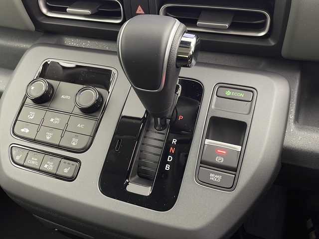 ホンダ フリード ハイブリット e:HEV クロスター 愛知県 2025(令7)年 0.1千km メテオロイドグレーメタリック /R7年10月登録済未使用車//純正HondaCONNECTナビ(LXM-242ZFNI)//フルセグTV・AMFM・Bluetooth・USB//AppleCarPlay・AndroidAuto//バックカメラ//HondaSENSING//前後パーキングセンサー//ブラインドスポットインフォメーション//オートハイビーム//フルLEDヘッドライト//オートライト//フロントフォグランプ//ルーフレール//両側パワースライドドア//後席サンシェード//プライムスムースコンビシート//2列目キャプテンシート//純正15インチアルミホイール//電子パーキングブレーキ//ブレーキホールド//革巻きステアリング//ステアリングスイッチ//プッシュスタート//電動格納ミラー//新車保証書・取扱説明書//スペアキー