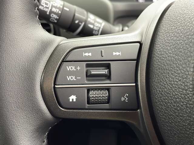 ホンダ フリード ハイブリット e:HEV クロスター 愛知県 2025(令7)年 0.1千km メテオロイドグレーメタリック /R7年10月登録済未使用車//純正HondaCONNECTナビ(LXM-242ZFNI)//フルセグTV・AMFM・Bluetooth・USB//AppleCarPlay・AndroidAuto//バックカメラ//HondaSENSING//前後パーキングセンサー//ブラインドスポットインフォメーション//オートハイビーム//フルLEDヘッドライト//オートライト//フロントフォグランプ//ルーフレール//両側パワースライドドア//後席サンシェード//プライムスムースコンビシート//2列目キャプテンシート//純正15インチアルミホイール//電子パーキングブレーキ//ブレーキホールド//革巻きステアリング//ステアリングスイッチ//プッシュスタート//電動格納ミラー//新車保証書・取扱説明書//スペアキー