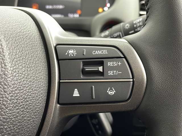 ホンダ フリード ハイブリット e:HEV クロスター 愛知県 2025(令7)年 0.1千km メテオロイドグレーメタリック /R7年10月登録済未使用車//純正HondaCONNECTナビ(LXM-242ZFNI)//フルセグTV・AMFM・Bluetooth・USB//AppleCarPlay・AndroidAuto//バックカメラ//HondaSENSING//前後パーキングセンサー//ブラインドスポットインフォメーション//オートハイビーム//フルLEDヘッドライト//オートライト//フロントフォグランプ//ルーフレール//両側パワースライドドア//後席サンシェード//プライムスムースコンビシート//2列目キャプテンシート//純正15インチアルミホイール//電子パーキングブレーキ//ブレーキホールド//革巻きステアリング//ステアリングスイッチ//プッシュスタート//電動格納ミラー//新車保証書・取扱説明書//スペアキー