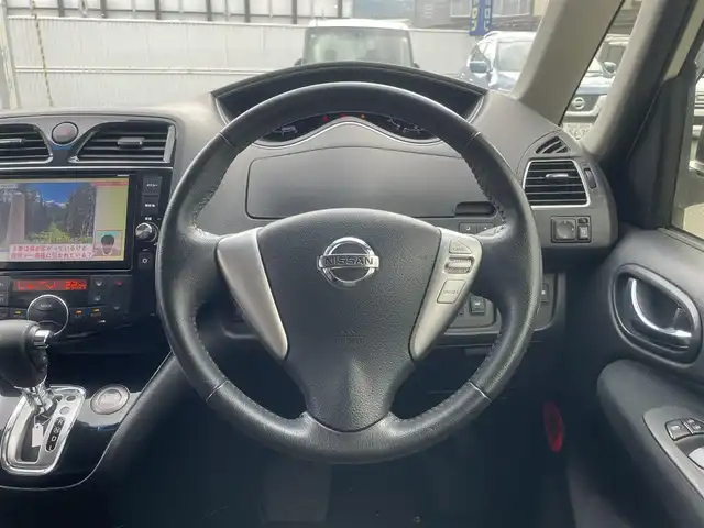 日産 セレナ ハイウェイスター Aセーフティ 山形県 2014(平26)年 9.9万km ブリリアントホワイトパール (株)IDOMが運営する【じしゃロン山形店】の自社ローン専用車両になります。/こちらは現金またはオートローンご利用時の価格です。/自社ローンご希望の方は別途その旨お申付け下さい。/メーカー純正ナビ/フルセグ/Bluetooth/HDD/AM/FM/CD/DVD/ETC/クルーズコントロール/両側パワースライドドア/アイドリングストップ/衝突軽減ブレーキ/横滑り防止装置/ISOFIX