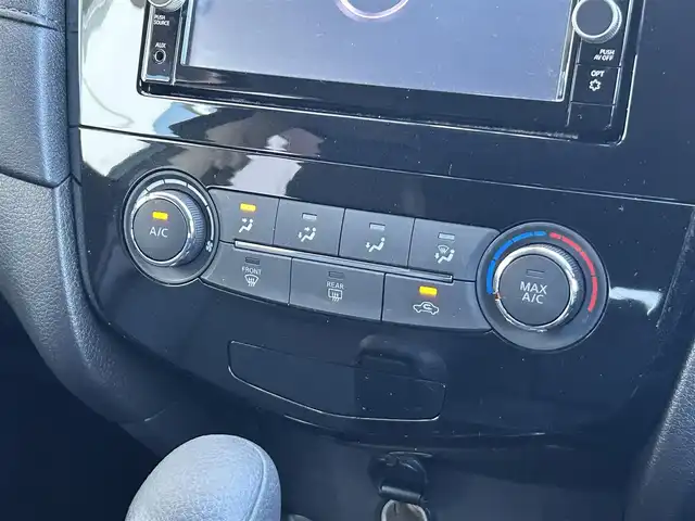 日産 エクストレイル 20S 静岡県 2018(平30)年 5.4万km ダイヤモンドブラック 純正7インチナビ/（Bluetooth/FM/AMCD/DVD）/ETC/４WD/リモコンキー/バックカメラ/オートライト/アイドリングストップ/純正フロアマット/合皮シート/フルフラットシート/リアウィンドウデフォッガー（曇り止め）/純正17SW