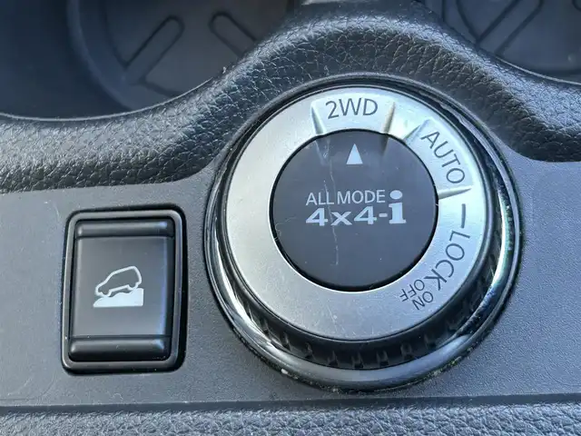 日産 エクストレイル 20S 静岡県 2018(平30)年 5.4万km ダイヤモンドブラック 純正7インチナビ/（Bluetooth/FM/AMCD/DVD）/ETC/４WD/リモコンキー/バックカメラ/オートライト/アイドリングストップ/純正フロアマット/合皮シート/フルフラットシート/リアウィンドウデフォッガー（曇り止め）/純正17SW