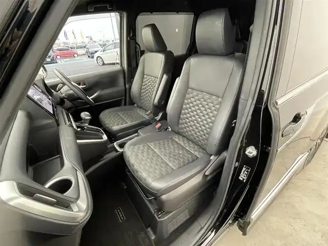 トヨタ ヴォクシー ハイブリッド S－Z 群馬県 2023(令5)年 4万km アティチュードブラックマイカ 快適利便パッケージ　純正１２．１インチ後席モニター　純正１０．５インチメモリナビ　両側パワースライドドア　純正ドラレコ型デジタルインナーミラー　トヨタセーフティーセンス　バックカメラ　ＥＴＣ　禁煙車　モデリスタエアロ