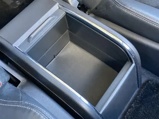 ホンダ オデッセイ ハイブリッド e:HEVアブソルート EX 静岡県 2021(令3)年 10.9万km プラチナホワイトパール Honda　SENSING/純正10インチナビ(VXU-217DYi)/　AM FM CD DVD Bluetooth USB SD AppleCarPlay/フルセグTV/前後方ドライブレコーダー/LEDオートヘッドランプ/レーダークルーズコントロール/シートヒーター(前席)/ハーフレザーシート/パワーバックドア/両側パワースライドドア/前後方クリアランスソナー/純正18インチアルミホイール/100Vソケット/ビルトインETC2.0/アラウンドビューモニター/パワーシート(前席)