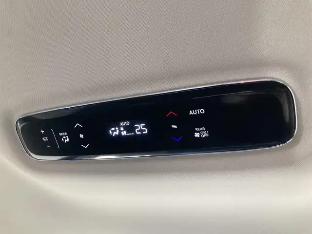 ホンダ オデッセイ ハイブリッド e:HEVアブソルート EX 静岡県 2021(令3)年 10.9万km プラチナホワイトパール Honda　SENSING/純正10インチナビ(VXU-217DYi)/　AM FM CD DVD Bluetooth USB SD AppleCarPlay/フルセグTV/前後方ドライブレコーダー/LEDオートヘッドランプ/レーダークルーズコントロール/シートヒーター(前席)/ハーフレザーシート/パワーバックドア/両側パワースライドドア/前後方クリアランスソナー/純正18インチアルミホイール/100Vソケット/ビルトインETC2.0/アラウンドビューモニター/パワーシート(前席)