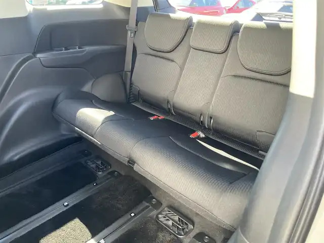 ホンダ オデッセイ ハイブリッド e:HEVアブソルート EX 静岡県 2021(令3)年 10.9万km プラチナホワイトパール Honda　SENSING/純正10インチナビ(VXU-217DYi)/　AM FM CD DVD Bluetooth USB SD AppleCarPlay/フルセグTV/前後方ドライブレコーダー/LEDオートヘッドランプ/レーダークルーズコントロール/シートヒーター(前席)/ハーフレザーシート/パワーバックドア/両側パワースライドドア/前後方クリアランスソナー/純正18インチアルミホイール/100Vソケット/ビルトインETC2.0/アラウンドビューモニター/パワーシート(前席)