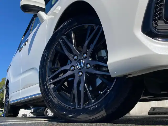 ホンダ オデッセイ ハイブリッド e:HEVアブソルート EX 静岡県 2021(令3)年 10.9万km プラチナホワイトパール Honda　SENSING/純正10インチナビ(VXU-217DYi)/　AM FM CD DVD Bluetooth USB SD AppleCarPlay/フルセグTV/前後方ドライブレコーダー/LEDオートヘッドランプ/レーダークルーズコントロール/シートヒーター(前席)/ハーフレザーシート/パワーバックドア/両側パワースライドドア/前後方クリアランスソナー/純正18インチアルミホイール/100Vソケット/ビルトインETC2.0/アラウンドビューモニター/パワーシート(前席)