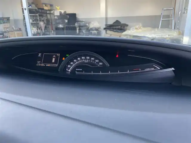 トヨタ エスティマ アエラス プレミアム 富山県 2017(平29)年 10.2万km アイスチタニウムマイカメタリック ワンオーナー/純正フリップダウンモニター/8インチナビ/フルセグＴＶ/Bluetooth/DVD再生/バックカメラ/両側パワースライドドア/クルーズコントロール/オートマチックハイビーム/衝突軽減ブレーキ/レーンディパーチャーアラート/コーナーセンサー/ビルトインETC/パワーシート/7人乗り/LEDオートライト