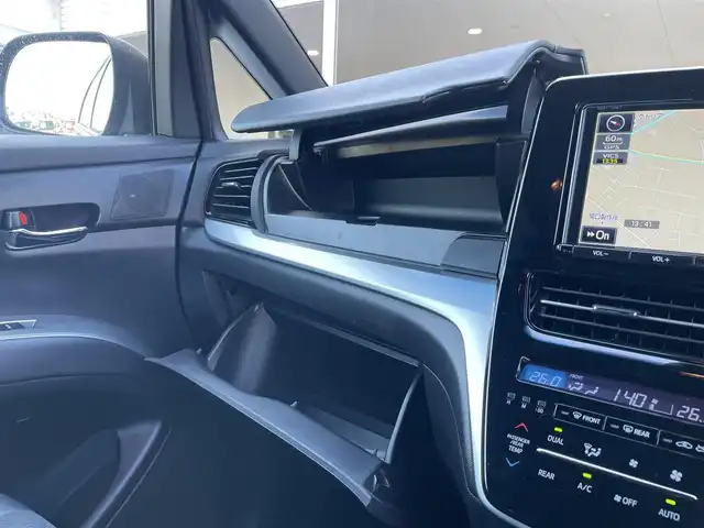 トヨタ エスティマ アエラス プレミアム 富山県 2017(平29)年 10.2万km アイスチタニウムマイカメタリック ワンオーナー/純正フリップダウンモニター/8インチナビ/フルセグＴＶ/Bluetooth/DVD再生/バックカメラ/両側パワースライドドア/クルーズコントロール/オートマチックハイビーム/衝突軽減ブレーキ/レーンディパーチャーアラート/コーナーセンサー/ビルトインETC/パワーシート/7人乗り/LEDオートライト