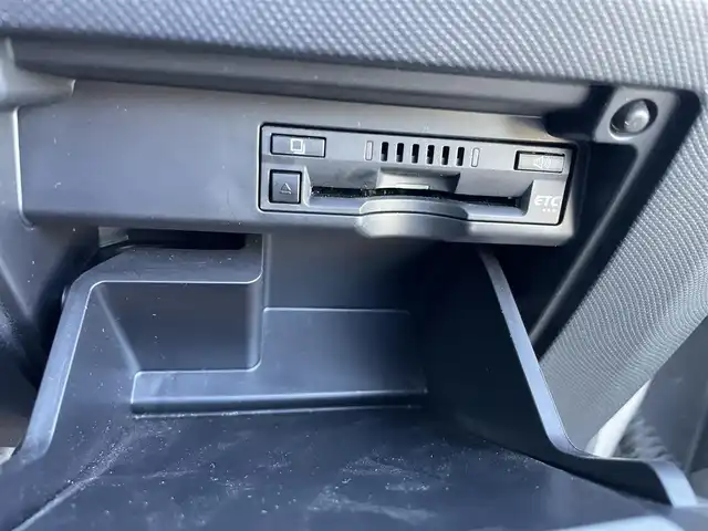 トヨタ エスティマ アエラス プレミアム 富山県 2017(平29)年 10.2万km アイスチタニウムマイカメタリック ワンオーナー/純正フリップダウンモニター/8インチナビ/フルセグＴＶ/Bluetooth/DVD再生/バックカメラ/両側パワースライドドア/クルーズコントロール/オートマチックハイビーム/衝突軽減ブレーキ/レーンディパーチャーアラート/コーナーセンサー/ビルトインETC/パワーシート/7人乗り/LEDオートライト