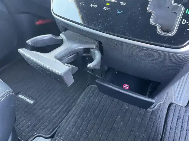 トヨタ エスティマ アエラス プレミアム 富山県 2017(平29)年 10.2万km アイスチタニウムマイカメタリック ワンオーナー/純正フリップダウンモニター/8インチナビ/フルセグＴＶ/Bluetooth/DVD再生/バックカメラ/両側パワースライドドア/クルーズコントロール/オートマチックハイビーム/衝突軽減ブレーキ/レーンディパーチャーアラート/コーナーセンサー/ビルトインETC/パワーシート/7人乗り/LEDオートライト