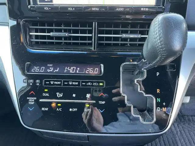 トヨタ エスティマ アエラス プレミアム 富山県 2017(平29)年 10.2万km アイスチタニウムマイカメタリック ワンオーナー/純正フリップダウンモニター/8インチナビ/フルセグＴＶ/Bluetooth/DVD再生/バックカメラ/両側パワースライドドア/クルーズコントロール/オートマチックハイビーム/衝突軽減ブレーキ/レーンディパーチャーアラート/コーナーセンサー/ビルトインETC/パワーシート/7人乗り/LEDオートライト