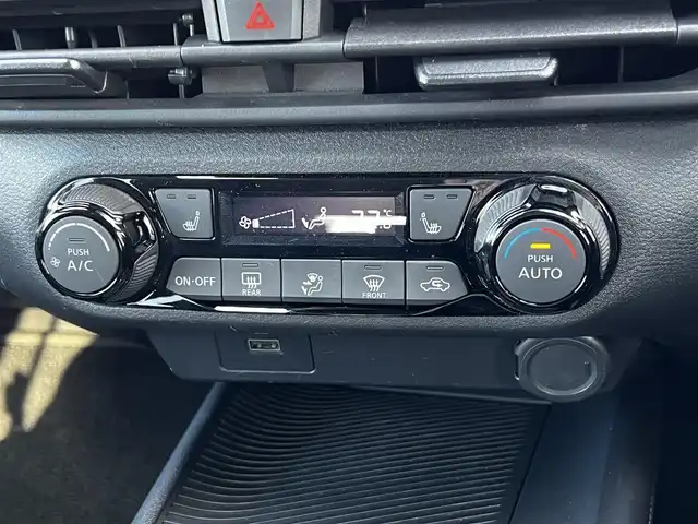 日産 ノート X FOUR 道央・札幌 2023(令5)年 6.9万km ダークメタルグレー ４WD/社外メモリーナビ/AM/FM/BT/衝突被害軽減ブレーキ/横滑り防止装置/クリアランスソナー/バックカメラ/ETC/ドライブレコーダー/アイドリングストップ/EVMODE/前席シートヒーター/革巻きステアリング/ステアリングリモコン/ハンドルヒーター/電動パーキング/オートブレーキホールド/プッシュスタート/スマートキー/ハロゲンヘッドライト/オートライト/ヘッドライトレベライザー/電動格納ミラー/ウィンカーミラー/社外フロアマット/スペアキー