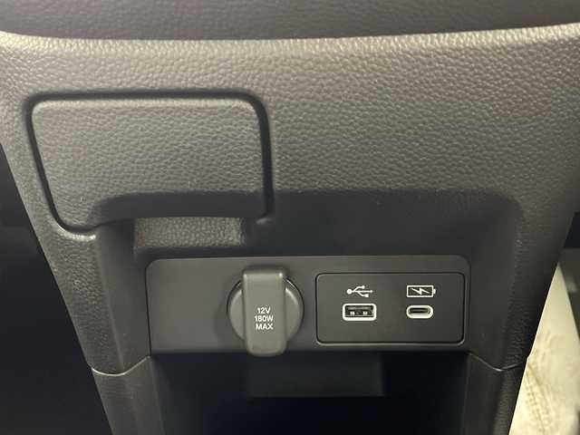 ホンダ ステップワゴン スパーダ eHEV 熊本県 2025(令7)年 0.1千km クリスタルブラックパール 純正11.4インチナビHonda CONNECTナビ（LXM-247VFLi）/・AM/FM/CD/DVD/SD/BT/USB/フルセグTV/バックカメラ/ホンダセンシング/・衝突軽減ブレーキ/・路外逸脱抑制機能/・アダプティブクルーズコントロール/・ブラインドスポットモニター/パドルシフト/電動パーキングブレーキ/ブレーキホールド/ECON/横滑り防止装置/両側パワースライドドア/電動リアゲート/前後コーナーセンサー/オットマン/LEDヘッドライト/オートライト/フォグランプ/ヘッドライトレベライザー/純正16インチアルミホイール/スマートキー/スペアキー/プッシュスタート/ワンオーナー