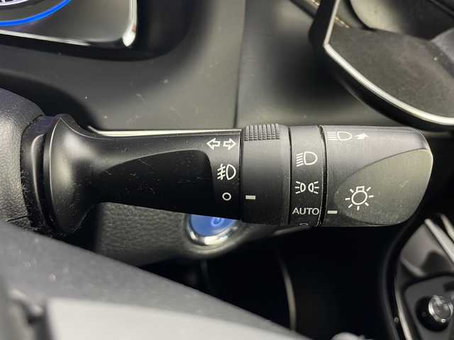 トヨタ ハリアー ハイブリッド プログレス メタル&レザーP 秋田県 2018(平30)年 5.7万km ブラック 4WD/純正ナビ/（FM/AM/Bluetooth/フルセグTV/CD/DVD）/バックカメラ/電動リアゲート/サンルーフ/レザーシート/衝突軽減装置/レーンキープアシスト/横滑り防止装置/クリアランスソナー/アイドリングストップ/ETC/前後ドライブレコーダー/ステアリングリモコン/前席シートヒーター/前席パワーシート/JBLサウンド/LEDヘッドライト/フォグランプ/オートライト/オートハイビーム/電動格納ミラー/プッシュスタート/スマートキー/純正アルミホイール/社外フロアマット