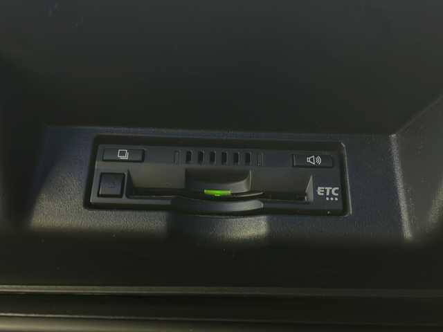 トヨタ ハリアー ハイブリッド プログレス メタル&レザーP 秋田県 2018(平30)年 5.7万km ブラック 4WD/純正ナビ/（FM/AM/Bluetooth/フルセグTV/CD/DVD）/バックカメラ/電動リアゲート/サンルーフ/レザーシート/衝突軽減装置/レーンキープアシスト/横滑り防止装置/クリアランスソナー/アイドリングストップ/ETC/前後ドライブレコーダー/ステアリングリモコン/前席シートヒーター/前席パワーシート/JBLサウンド/LEDヘッドライト/フォグランプ/オートライト/オートハイビーム/電動格納ミラー/プッシュスタート/スマートキー/純正アルミホイール/社外フロアマット