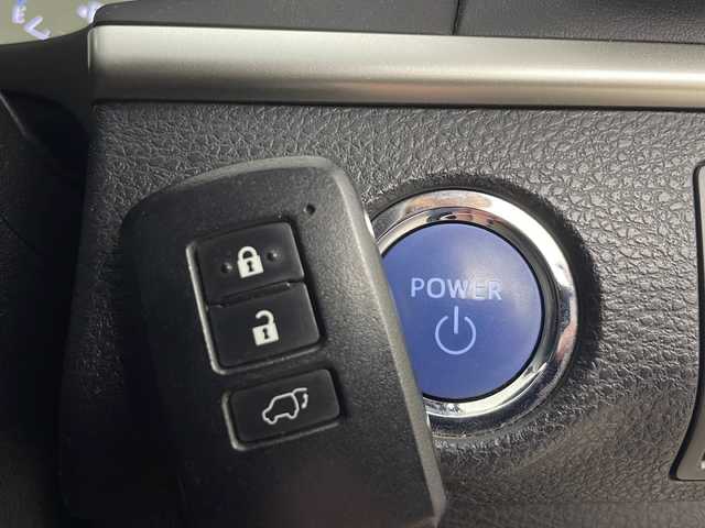 トヨタ ハリアー ハイブリッド プログレス メタル&レザーP 秋田県 2018(平30)年 5.7万km ブラック 4WD/純正ナビ/（FM/AM/Bluetooth/フルセグTV/CD/DVD）/バックカメラ/電動リアゲート/サンルーフ/レザーシート/衝突軽減装置/レーンキープアシスト/横滑り防止装置/クリアランスソナー/アイドリングストップ/ETC/前後ドライブレコーダー/ステアリングリモコン/前席シートヒーター/前席パワーシート/JBLサウンド/LEDヘッドライト/フォグランプ/オートライト/オートハイビーム/電動格納ミラー/プッシュスタート/スマートキー/純正アルミホイール/社外フロアマット