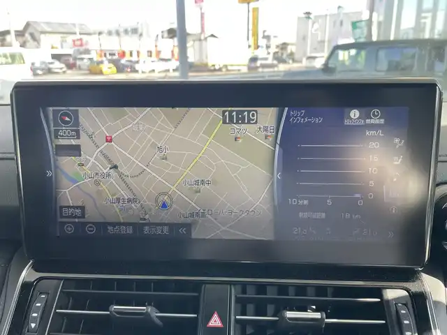 トヨタ ランドクルーザー GRスポーツ 栃木県 2023(令5)年 1万km プレシャスホワイトパール 寒冷地仕様/ルーフレール(ブラック)/クールボックス/チルト&スライド電動ムーンルーフ/リヤシートエンターテインメントシステム/JBLプレミアムサウンドシステム/12.3インチT-Connectナビゲーションシステム/・地デジ(フルセグ)/・Bluetooth/・Apple CarPlay/Android Auto/・Blu-ray/DVD/CD/SD/USB/ToyotaSafetySense/・プリクラッシュセーフティ(歩行者［昼夜］・自転車運転者［昼］/検知機能付衝突回避支援タイプ/ミリ波レーダー+単眼カメラ方式)/・レーントレーシングアシスト［LTA］/・レーンディパーチャーアラート（ヨーアシスト機能付）［LDA］ /・ドライバー異常時対応システム/・レーダークルーズコントロール(全車速追従機能付)/・ロードサインアシスト［RSA］/・アダプティブハイビームシステム［AHS］/・オートマチックハイビーム［AHB］/ブラインドスポットモニター(後方車両への接近警報・停車時警報機能付)［BSM］/パーキングサポートブレーキ(前後方静止物/後方接近車両/後方歩行者)/パノラミックビューモニター/マルチテレインモニター/電動デフロック(フロント・リア)/本革シート(GR専用ブラック)