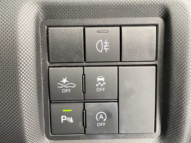 トヨタ ライズ Z 愛知県 2020(令2)年 5.5万km シャイニングホワイトパール 純正9型ナビ/全方位カメラ/レーダークルーズコントロール/シートヒーター/バックカメラ/コーナーセンサー/純正アルミホイール/LEDヘッドライト/オートマチックハイビーム/ドライブレコーダー/ETC/衝突軽減システム/フルセグ/CD DVD/Bluetooth/ステアリングスイッチ/スマートキー/プッシュスタート