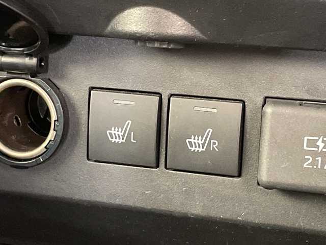 トヨタ ライズ Z 愛知県 2020(令2)年 5.5万km シャイニングホワイトパール 純正9型ナビ/全方位カメラ/レーダークルーズコントロール/シートヒーター/バックカメラ/コーナーセンサー/純正アルミホイール/LEDヘッドライト/オートマチックハイビーム/ドライブレコーダー/ETC/衝突軽減システム/フルセグ/CD DVD/Bluetooth/ステアリングスイッチ/スマートキー/プッシュスタート