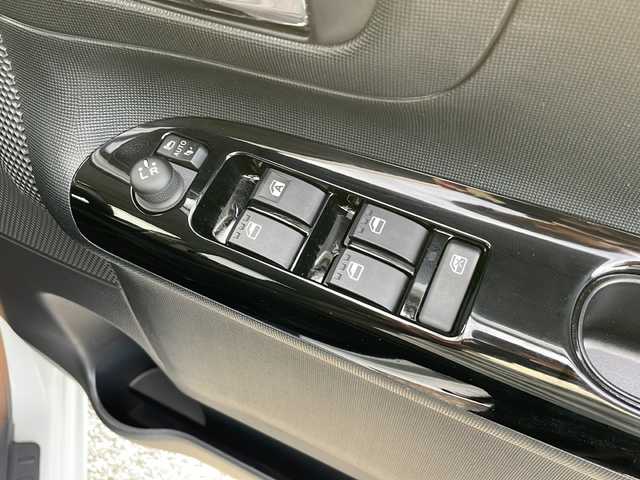 ダイハツ ムーヴ キャンバス G ブラックアクセント VS SAⅢ 富山県 2021(令3)年 3万km パールホワイトⅢ ４WD/寒冷地仕様/社外メモリーナビ（AVN-Z03iW）/ (AM/FM/CD/DVD/BT)/フルセグテレビ/全周囲カメラ/純正エンジンスターター/衝突被害軽減システム/レーンキープアシスト/先行車発信お知らせ/オートハイビーム/運転席シートヒーター/両側パワースライドドア/LEDヘッドライト/LEDフォグランプ/アイドリングストップ/ドアバイザー/ワイパーデアイサー/プッシュスタート/横滑り防止装置/盗難防止装置