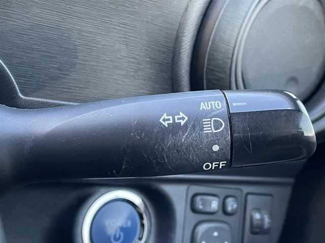 トヨタ アクア S 岡山県 2014(平26)年 11.9万km スーパーレッドⅤ 登録時走行距離118568km/社外ナビ/地デジTV（AM/FM/CD/DVD/Bluetooth)/バックカメラ/ETC/アイドリングストップ/USB入力端子/純正フロアマット/オートライト/横滑り防止装置/ドアバイザー/プッシュスタート/スマートキー/ウィンカーミラー/電動格納ミラー