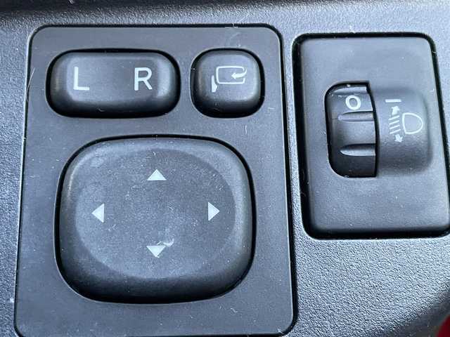 トヨタ アクア S 岡山県 2014(平26)年 11.9万km スーパーレッドⅤ 登録時走行距離118568km/社外ナビ/地デジTV（AM/FM/CD/DVD/Bluetooth)/バックカメラ/ETC/アイドリングストップ/USB入力端子/純正フロアマット/オートライト/横滑り防止装置/ドアバイザー/プッシュスタート/スマートキー/ウィンカーミラー/電動格納ミラー