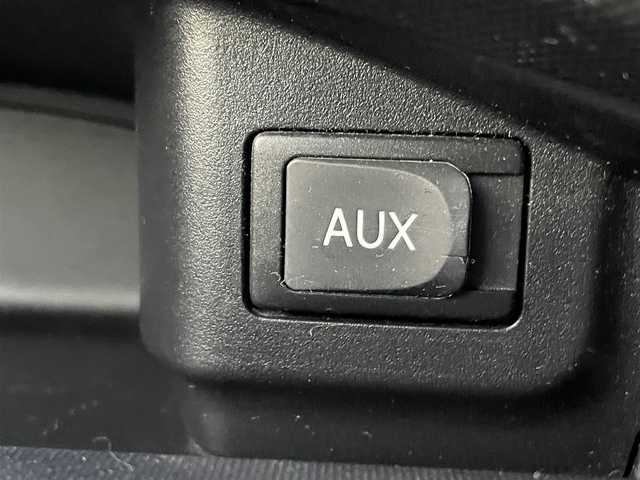 トヨタ アクア S 岡山県 2014(平26)年 11.9万km スーパーレッドⅤ 登録時走行距離118568km/社外ナビ/地デジTV（AM/FM/CD/DVD/Bluetooth)/バックカメラ/ETC/アイドリングストップ/USB入力端子/純正フロアマット/オートライト/横滑り防止装置/ドアバイザー/プッシュスタート/スマートキー/ウィンカーミラー/電動格納ミラー