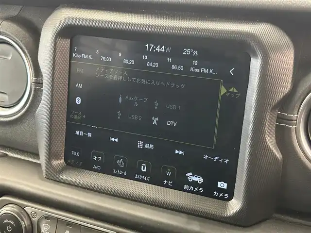 クライスラー・ジープ ジープ ラングラー アンリミテッド モハベED 岡山県 2022(令4)年 2万km グラニトクリスタル 純正ナビ　/本革シート　/ＭＫＷ１７インチＡＷ　/フロント・リア・左サイドカメラ　/ＡｐｐｌｅＣａｒＰｌａｙ　/Bluetooth/ＡＣＣ　/シートヒーター　/ステアリングヒーター　/オートドアロック　/ブラインドスポット警告　/ＥＴＣ/前後PDC/背面タイヤ/自動緊急ブレーキ