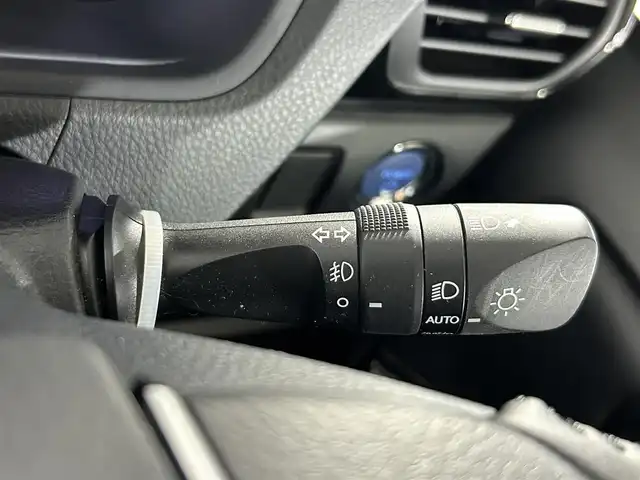 トヨタ ヴォクシー ハイブリッド ZS 煌Ⅲ 佐賀県 2021(令3)年 0.5万km イナズマスパーキングブラックガラスフレーク 純正10インチSDナビ/フルセグTV/Bluetooth/CD/DVD/バックカメラ/両側パワースライドドア/前方ドライブレコーダー/ビルトインETC/運転席・助手席シートヒーター/クルーズコントロール/トヨタセーフティーセンス/コーナーセンサー/モデリスタエアロ/純正16インチアルミホイール/純正フロアマット
