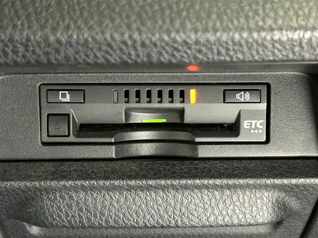 トヨタ ヴォクシー ハイブリッド ZS 煌Ⅲ 佐賀県 2021(令3)年 0.5万km イナズマスパーキングブラックガラスフレーク 純正10インチSDナビ/フルセグTV/Bluetooth/CD/DVD/バックカメラ/両側パワースライドドア/前方ドライブレコーダー/ビルトインETC/運転席・助手席シートヒーター/クルーズコントロール/トヨタセーフティーセンス/コーナーセンサー/モデリスタエアロ/純正16インチアルミホイール/純正フロアマット