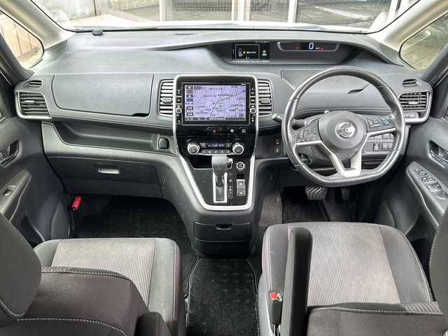 日産 セレナ ハイウェイスター Vセレクション 静岡県 2017(平29)年 8.3万km ブリリアントホワイトパール 2トーン 純正ナビ/・SD/・MUSIC STOCKER/・FM/AM/・フルセグTV/・WALKMAN/USB/・CD/DVD/Blu-ray/・Bluetooth/・iPod/主要装備/・アラウンドビューモニター/・プロパイロット/・クリアランスソナー/・ＥＴＣ/・サイドカーテンエアバッグ/・パーキングアシスト/・リアクーラー/・ハンズフリースライドドア/・アイドリングストップ/・ＬＥＤヘッドライト/・電動パーキング/・純正フロアマット/・プッシュスタート