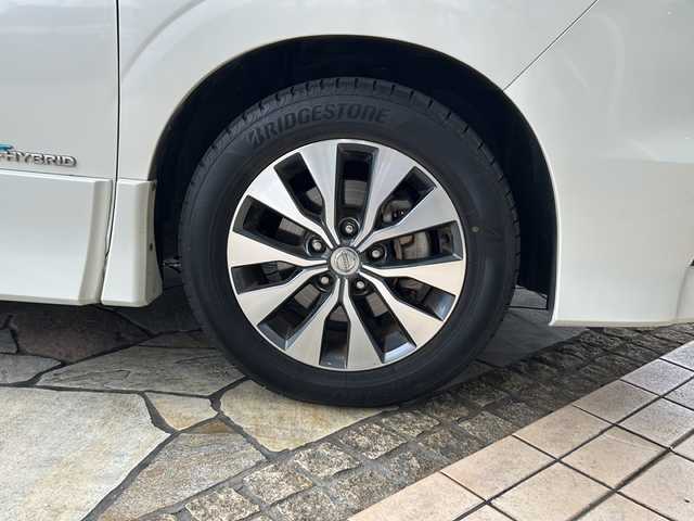 日産 セレナ ハイウェイスター Vセレクション 静岡県 2017(平29)年 8.3万km ブリリアントホワイトパール 2トーン 純正ナビ/・SD/・MUSIC STOCKER/・FM/AM/・フルセグTV/・WALKMAN/USB/・CD/DVD/Blu-ray/・Bluetooth/・iPod/主要装備/・アラウンドビューモニター/・プロパイロット/・クリアランスソナー/・ＥＴＣ/・サイドカーテンエアバッグ/・パーキングアシスト/・リアクーラー/・ハンズフリースライドドア/・アイドリングストップ/・ＬＥＤヘッドライト/・電動パーキング/・純正フロアマット/・プッシュスタート