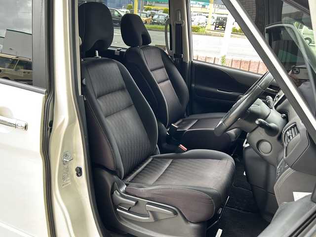 日産 セレナ ハイウェイスター Vセレクション 静岡県 2017(平29)年 8.3万km ブリリアントホワイトパール 2トーン 純正ナビ/・SD/・MUSIC STOCKER/・FM/AM/・フルセグTV/・WALKMAN/USB/・CD/DVD/Blu-ray/・Bluetooth/・iPod/主要装備/・アラウンドビューモニター/・プロパイロット/・クリアランスソナー/・ＥＴＣ/・サイドカーテンエアバッグ/・パーキングアシスト/・リアクーラー/・ハンズフリースライドドア/・アイドリングストップ/・ＬＥＤヘッドライト/・電動パーキング/・純正フロアマット/・プッシュスタート