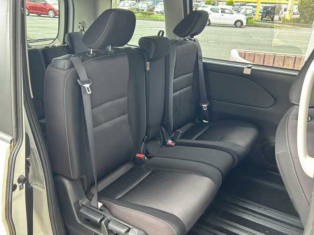 日産 セレナ ハイウェイスター Vセレクション 静岡県 2017(平29)年 8.3万km ブリリアントホワイトパール 2トーン 純正ナビ/・SD/・MUSIC STOCKER/・FM/AM/・フルセグTV/・WALKMAN/USB/・CD/DVD/Blu-ray/・Bluetooth/・iPod/主要装備/・アラウンドビューモニター/・プロパイロット/・クリアランスソナー/・ＥＴＣ/・サイドカーテンエアバッグ/・パーキングアシスト/・リアクーラー/・ハンズフリースライドドア/・アイドリングストップ/・ＬＥＤヘッドライト/・電動パーキング/・純正フロアマット/・プッシュスタート