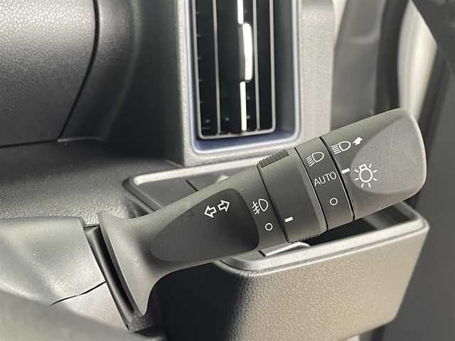 ダイハツ タント カスタム RS 埼玉県 2025(令7)年 0.1万km未満 シャイニングホワイトパール 届出済未使用車/純正ディスプレイオーディオ（Bluetooth/AM/FM）/フルセグTV/バックカメラ/横滑り防止装置/盗難防止装置/オートライト/LEDヘッドライト/衝突軽減システム/純正15インチアルミホイール/両側パワースライドドア/スマートキー