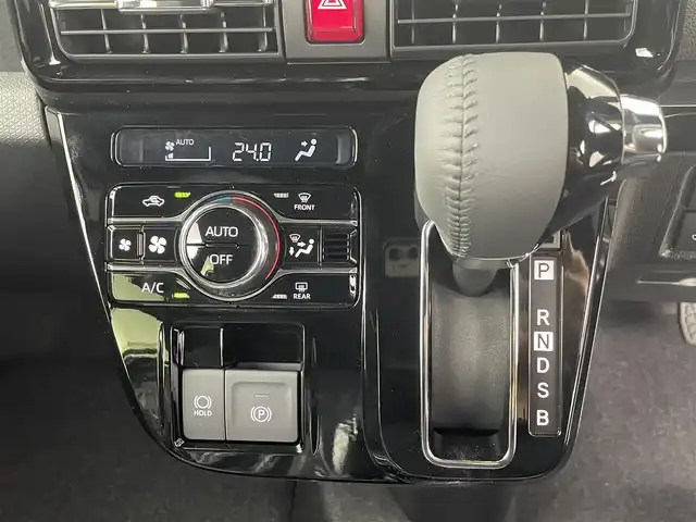ダイハツ タント カスタム RS 埼玉県 2025(令7)年 0.1万km未満 シャイニングホワイトパール 届出済未使用車/純正ディスプレイオーディオ（Bluetooth/AM/FM）/フルセグTV/バックカメラ/横滑り防止装置/盗難防止装置/オートライト/LEDヘッドライト/衝突軽減システム/純正15インチアルミホイール/両側パワースライドドア/スマートキー