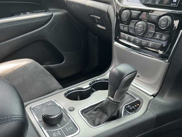 クライスラー・ジープ ジープ グランドチェロキー トレイルホーク 長野県 2019(令1)年 5万km 黒 純正8型ディスプレイオーディオ/ＡＭ FM Bluetooth/バックカメラ/ＥＴＣ/クルーズコントロール/パドルシフト/LEDヘッドライト/オートライト/フォグライト/コーナーセンサー(前後)/ドライブレコーダー(前後)/アイドリングストップ/横滑り防止装置/フロアマット/ミラーヒーター/ステアリングリモコン/スマートキー/エンジンプッシュスタート