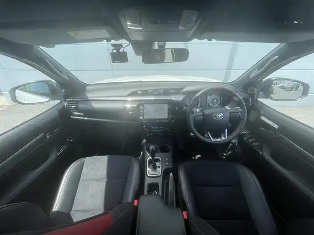 トヨタ ハイラックス Z GRスポーツ 千葉県 2023(令5)年 0.3万km スーパーホワイトⅡ ワンオーナー/４ＷＤ/ターボ/衝突軽減ブレーキ/全方位カメラ/純正8インチナビ/レーダークルーズコントロール/ＥＴＣ/レーダークルーズコントロール/パワーシート/純正１８インチアルミホイール