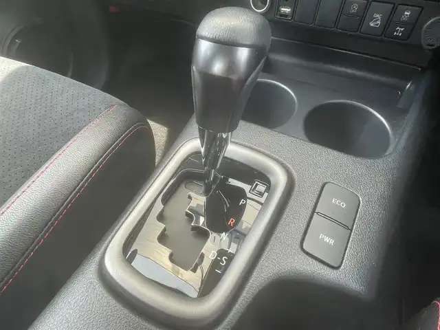 トヨタ ハイラックス Z GRスポーツ 千葉県 2023(令5)年 0.3万km スーパーホワイトⅡ ワンオーナー/４ＷＤ/ターボ/衝突軽減ブレーキ/全方位カメラ/純正8インチナビ/レーダークルーズコントロール/ＥＴＣ/レーダークルーズコントロール/パワーシート/純正１８インチアルミホイール