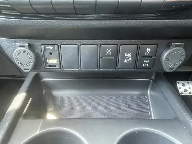 トヨタ ハイラックス Z GRスポーツ 千葉県 2023(令5)年 0.3万km スーパーホワイトⅡ ワンオーナー/４ＷＤ/ターボ/衝突軽減ブレーキ/全方位カメラ/純正8インチナビ/レーダークルーズコントロール/ＥＴＣ/レーダークルーズコントロール/パワーシート/純正１８インチアルミホイール